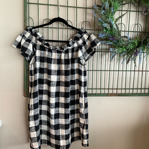 EUC Corey Lynn Calter Anthropologie Black & White Off Shoulder Dress Small - Picture 3 of 4